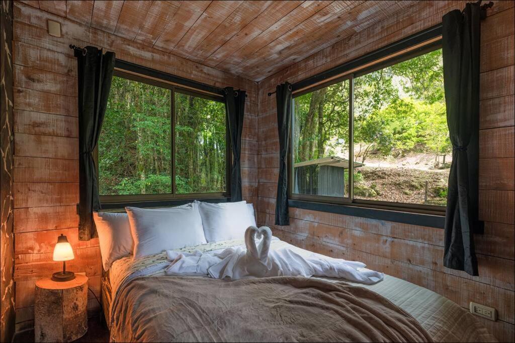 Unicorn Lodge: Direct Riverfront : Unique Experience San Gerardo de Dota Exterior photo